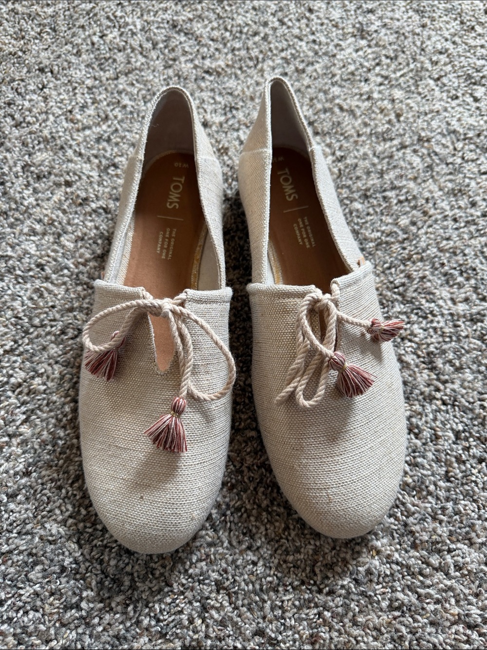 TOMS  Kelli Tassel Slip-On Flat Rose Gold  Cream Canvas Tassel Size 10